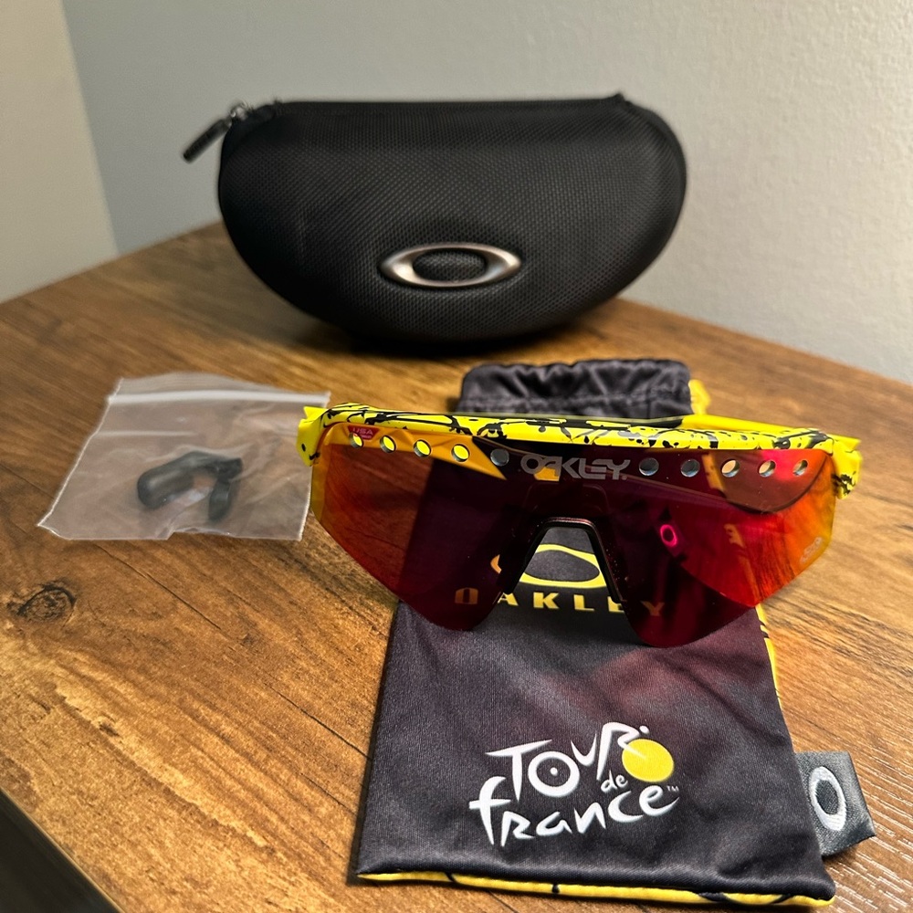 Oakley 2023 Tour De France Sutro Lite Sweep Sunglasses